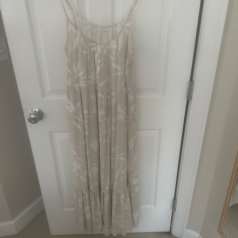 Z Supply beige with white floral Print Maxi Dress. Size medium.  Never worn.
